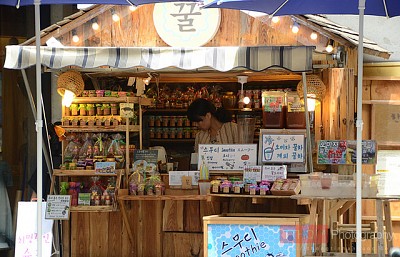 Insadong tuyến đường đi bộ đầy thú vị của Hàn Quốc Insadong tuyến đường đi bộ đầy thú vị của Hàn Quốc